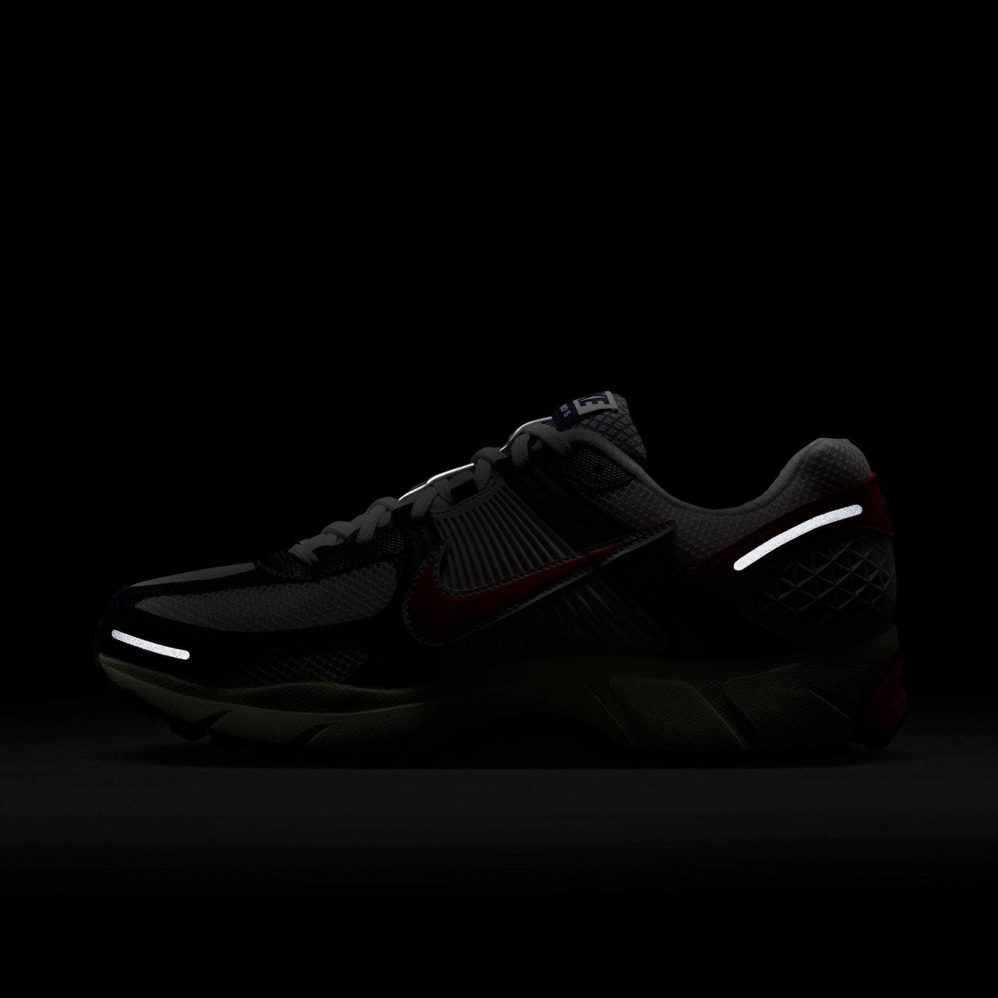 Nike Zoom Vomero 5 - Men's