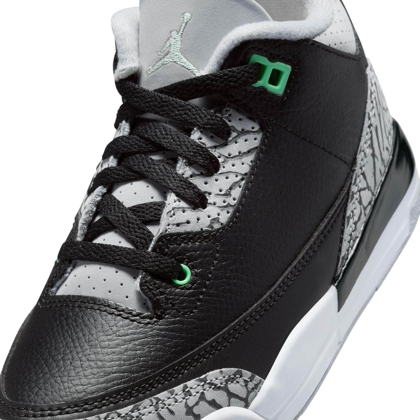 Air Jordan 3 Retro 鈥淕reen Glow鈥?- Kid's PS