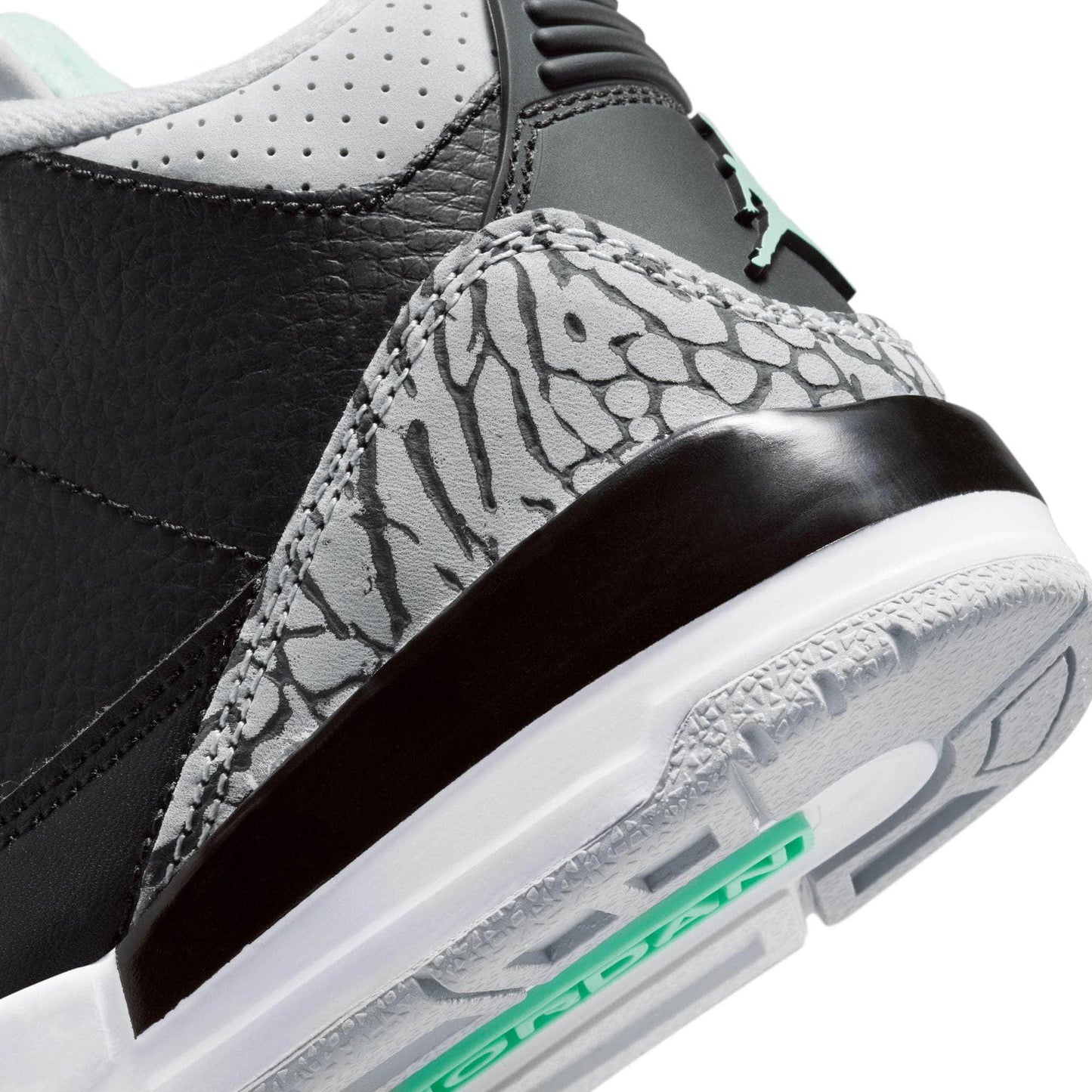 Air Jordan 3 Retro 鈥淕reen Glow鈥?- Kid's PS