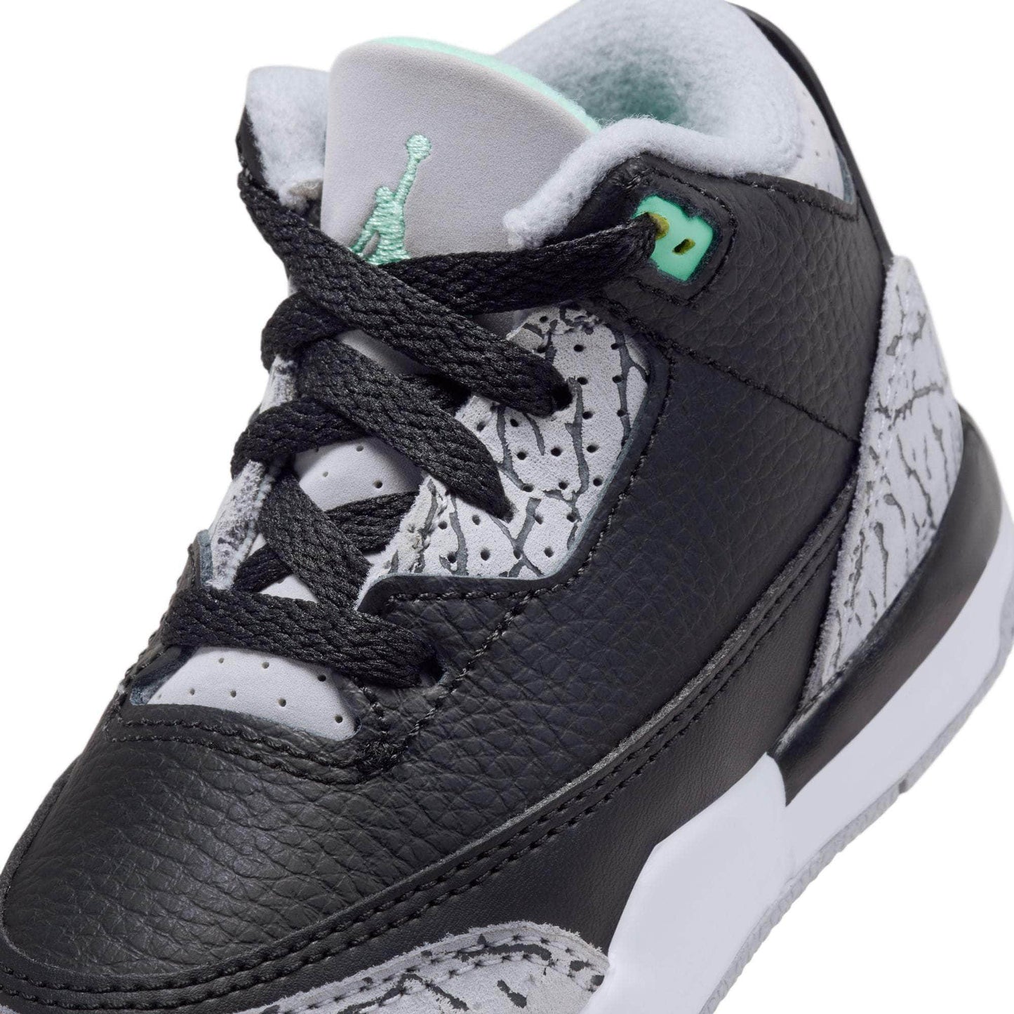 Air Jordan 3 Retro 鈥淕reen Glow鈥?- Toddler's TD