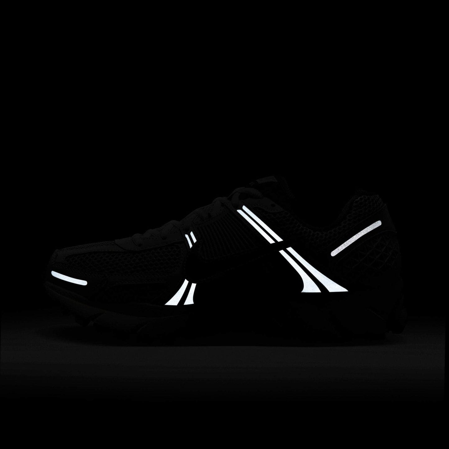 Nike Zoom Vomero 5 - Women's