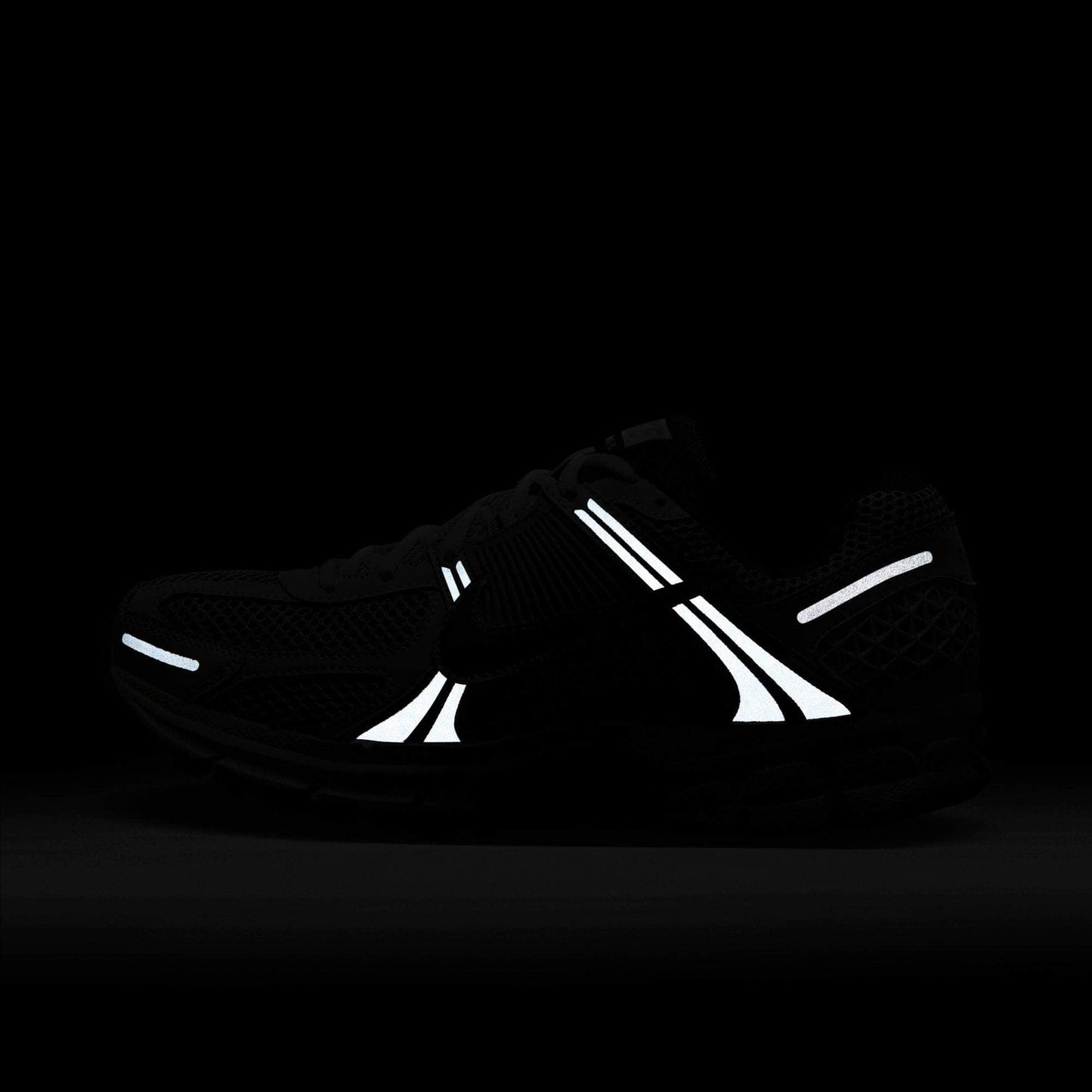 Nike Zoom Vomero 5 - Women's